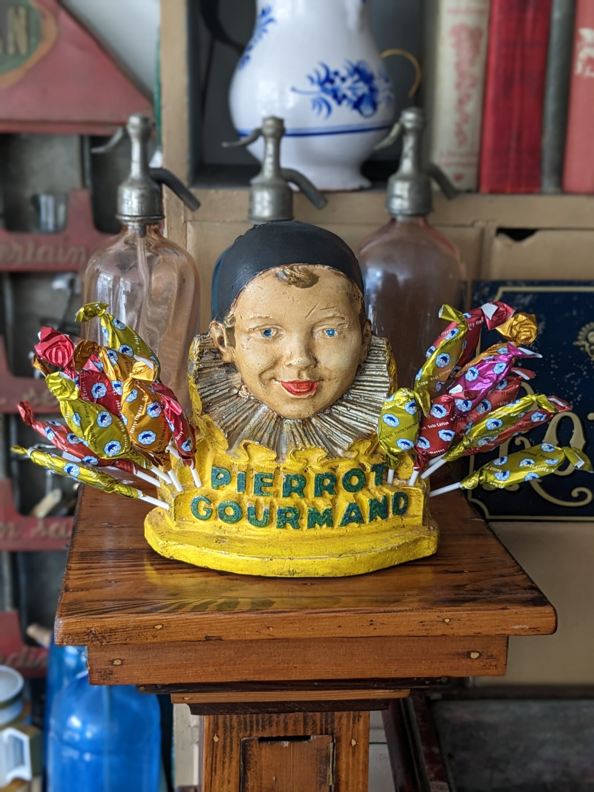 Pierrot Gourmand lollipop display stand 18 – Chez Pluie